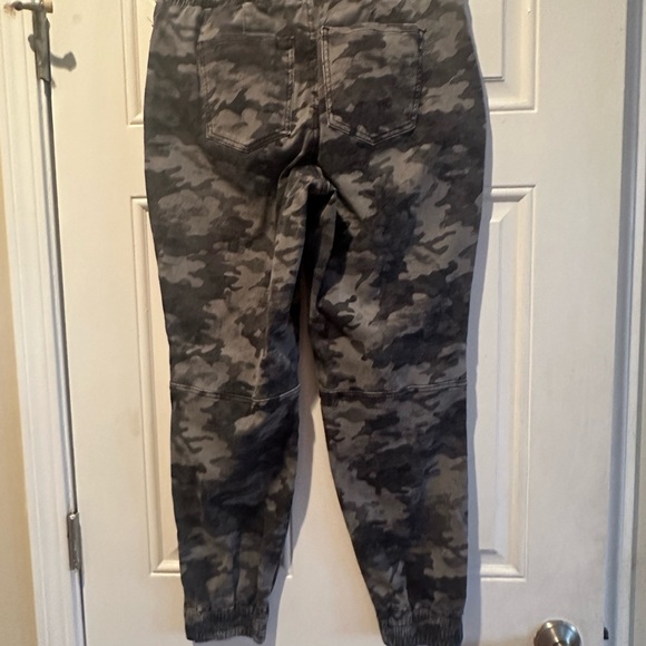SPANX Camo Elastic Waist Pants Size XL - Picture 6 of 12